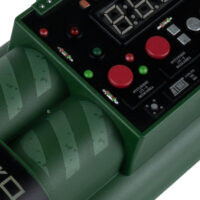 Dynamit_Bombenattrappe_mit_Countdown_fuer_Paintball_Szenarios_&_MagFed_Events_dunkel_gruen_close.jpg